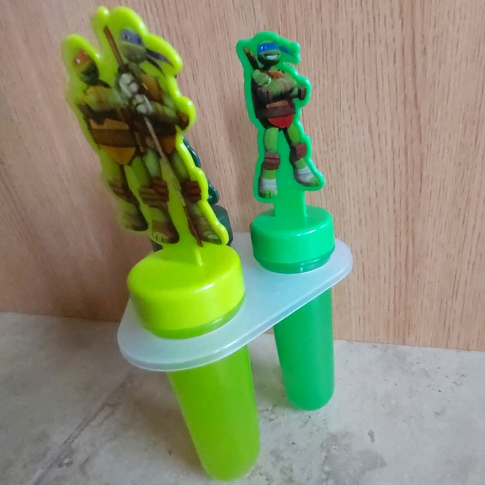 Green Teenage Mutant Ninja Turtles Ice Pop Molds - Picture 3 of 4